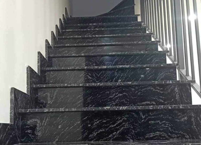Đá ốp cầu thang