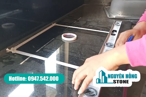 Thi công đá bàn bếp tại quận Long Biên, Hà Nội