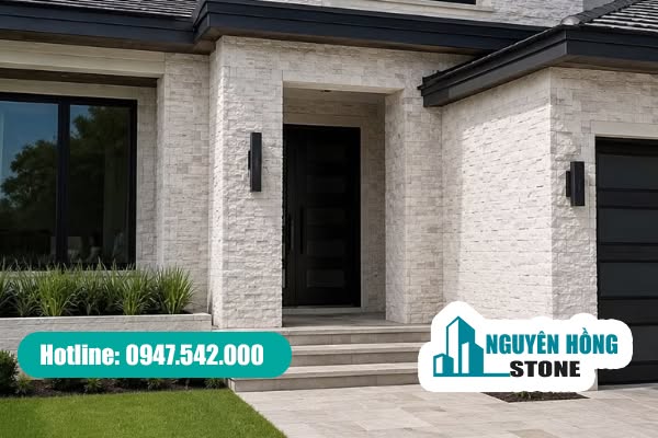Mẫu đá chẻ tự nhiên ốp mặt tiền tạo điểm nhấn cho ngôi nhà