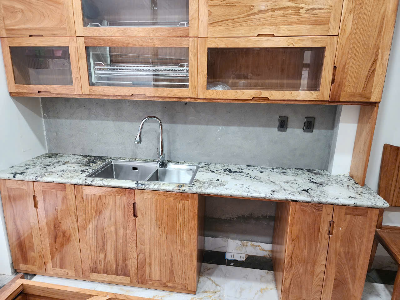 Thi công đá bàn bếp và bàn chậu rửa tại Yên Hoà, Cầu Giấy – Hà Nội